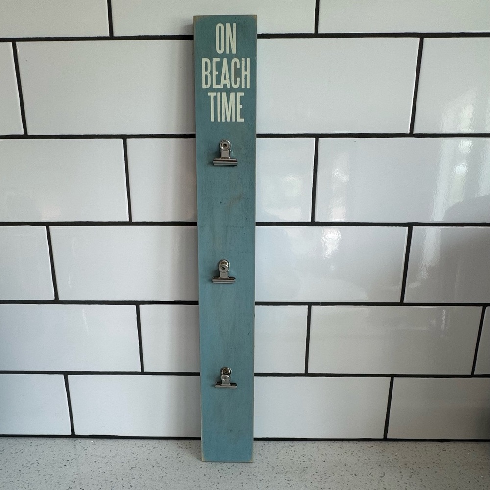Primitives by Kathy “On Beach Time” Wooden Picture Holder Plaque EUC